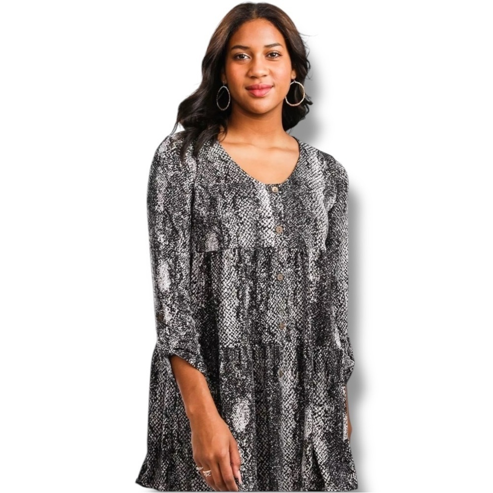 Kenedik Black/White/Gray Scoop Neck Relaxed Tiered 3/4 Sleeve Tunic/Mini Dress